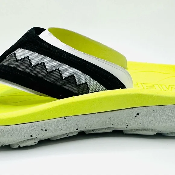 Merrell Neon Yellow and Black Sandals - Picture 2 of 3